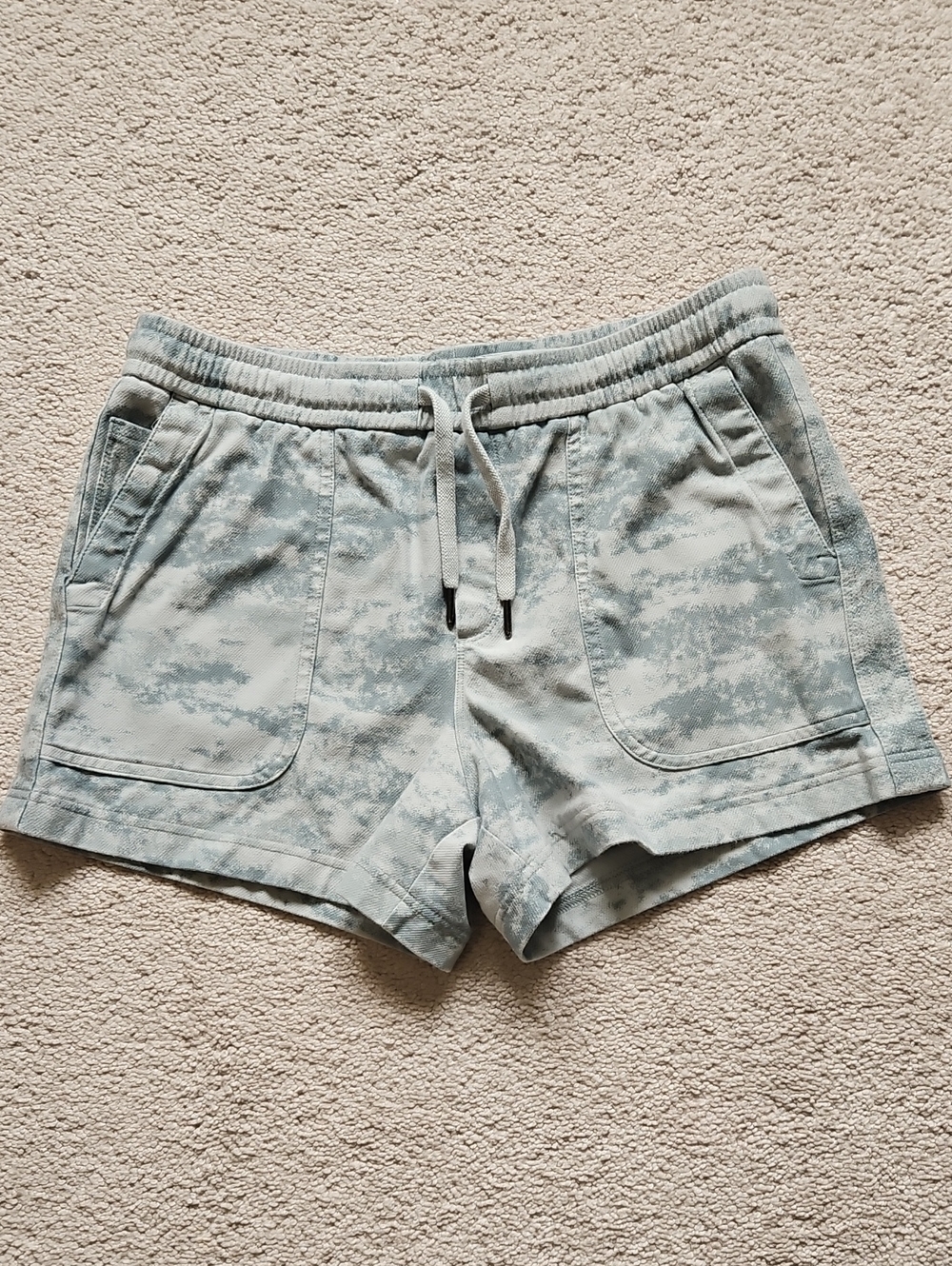 Athleta Light Green Camo Tie-Dye Athletic Lounge Shorts